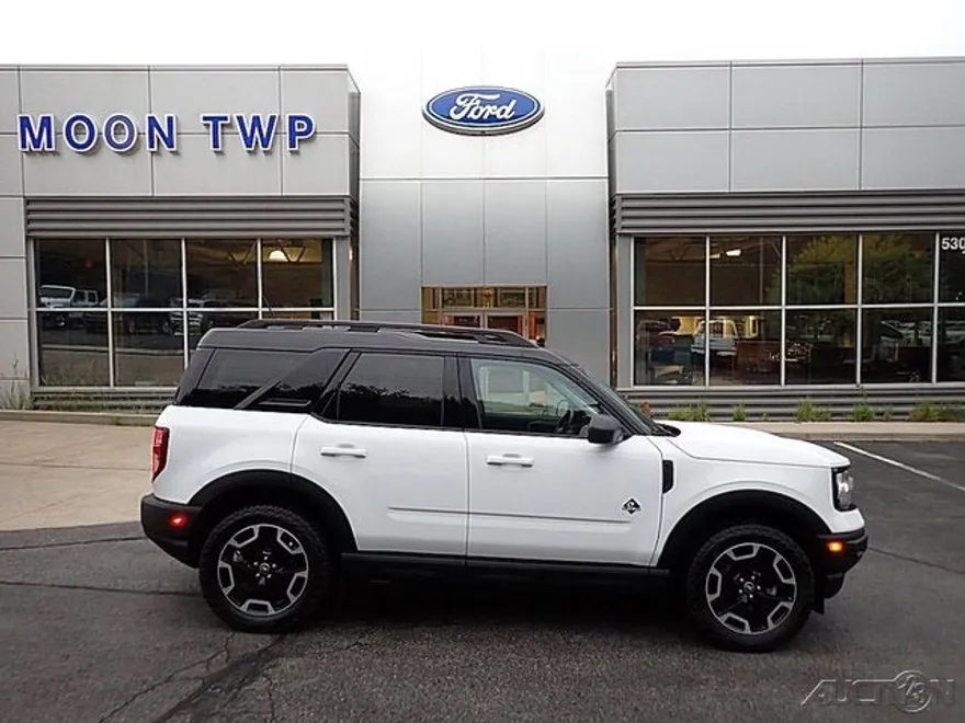 2023 Ford Bronco Sport Outer Banks photo 1