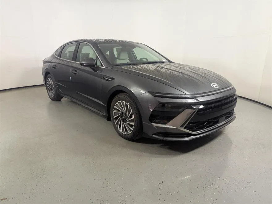 2025 Hyundai Sonata Hybrid SEL photo 1