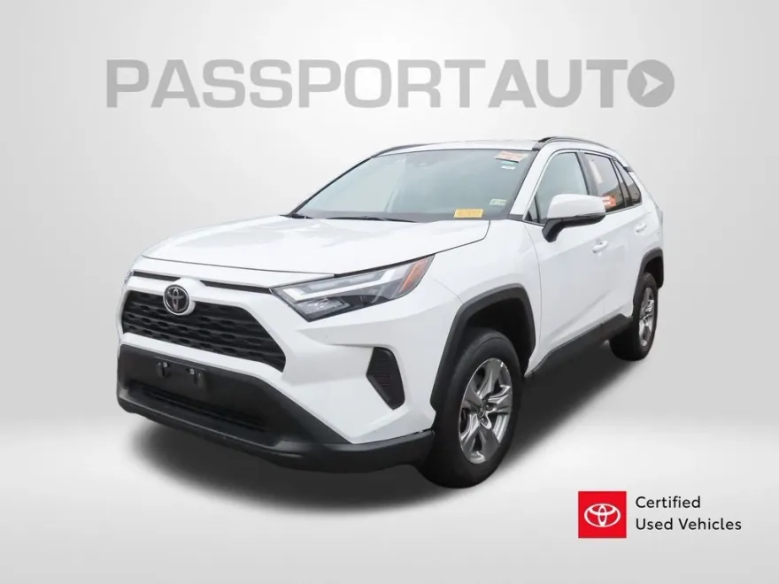 2024 Toyota RAV4 XLE photo 1
