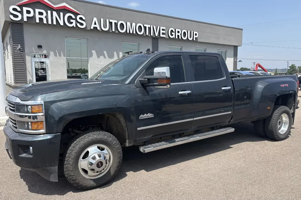 2017 Chevrolet Silverado 3500HD High Country photo 1
