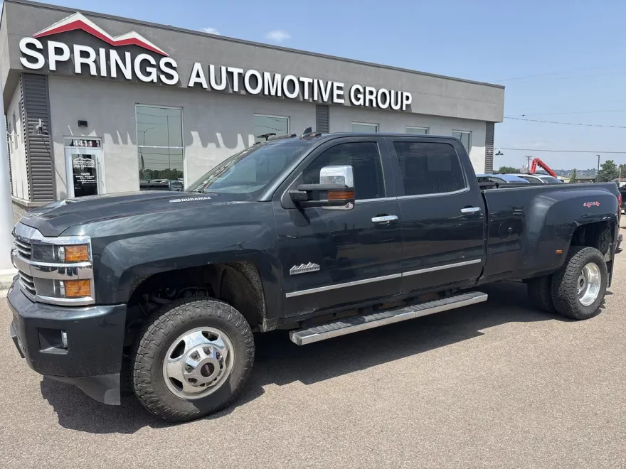 2017 Chevrolet Silverado 3500HD High Country photo 1