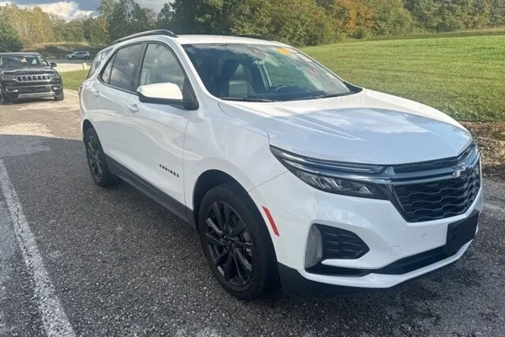 2023 Chevrolet Equinox RS photo 1