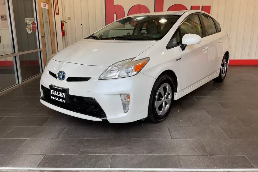 2012 Toyota Prius Two photo 1