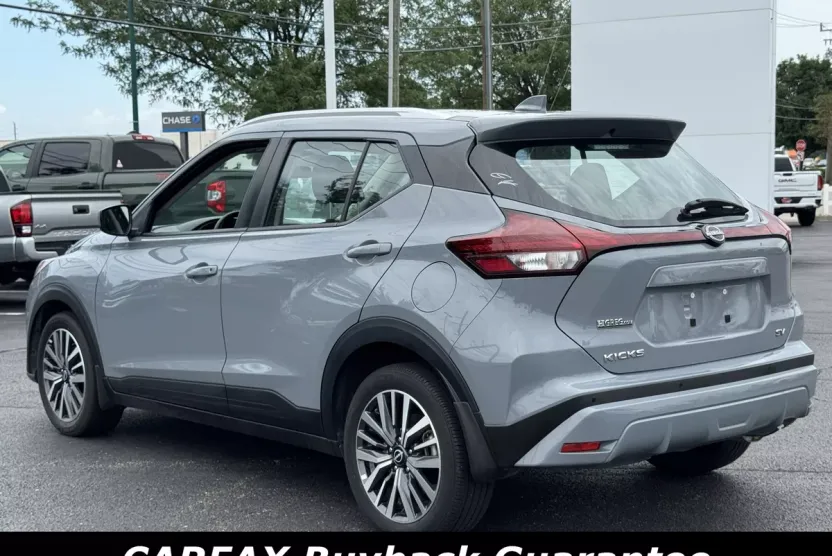 2022 Nissan Kicks SV photo 1