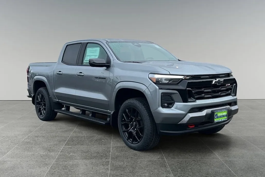 2025 Chevrolet Colorado Z71 photo 1