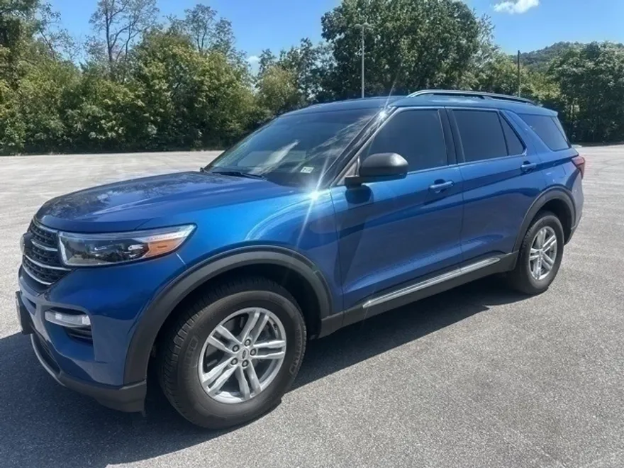 2021 Ford Explorer XLT photo 1