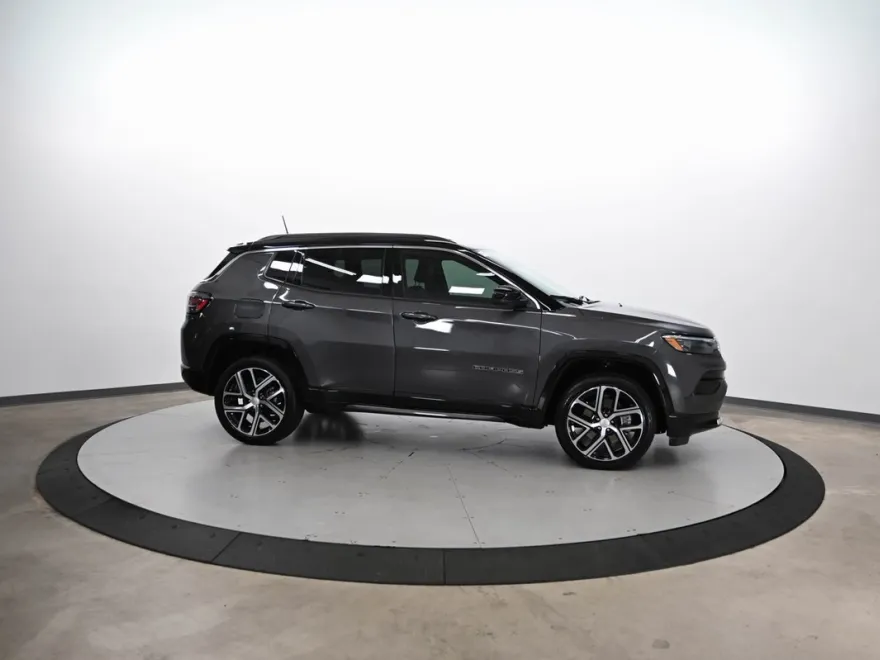 2024 Jeep Compass Limited photo 1