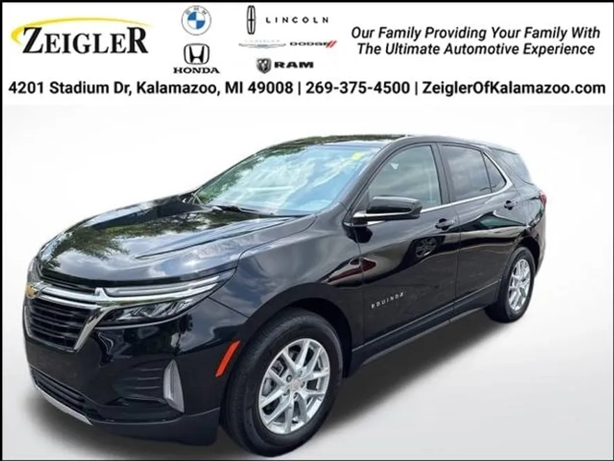 2022 Chevrolet Equinox LT photo 1