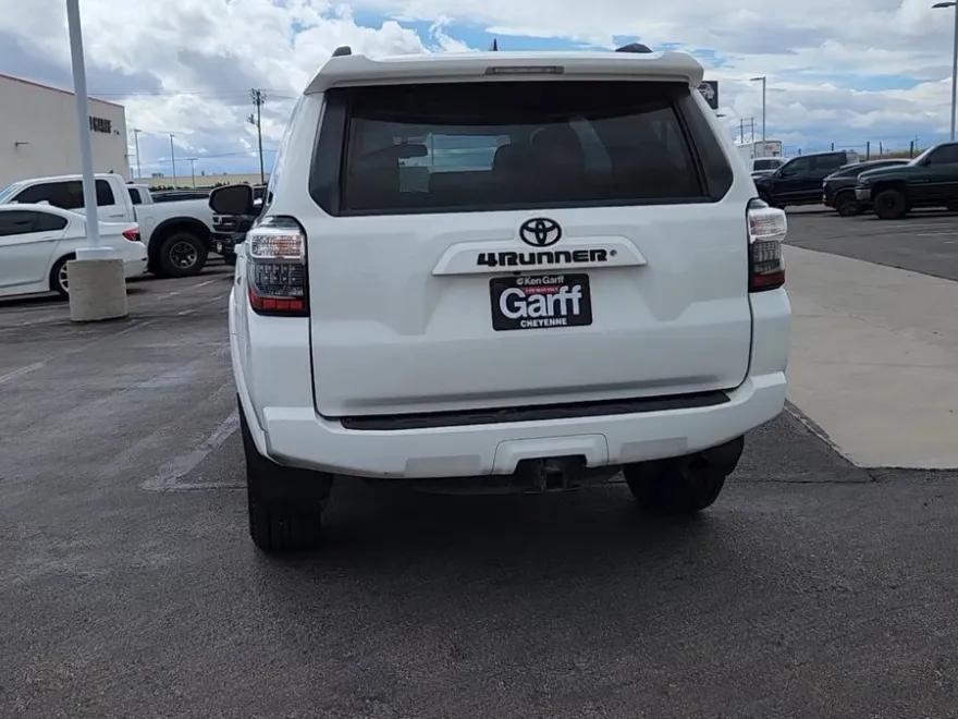 2018 Toyota 4Runner SR5 Premium photo 1