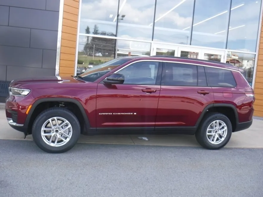 2025 Jeep Grand Cherokee Laredo X photo 1