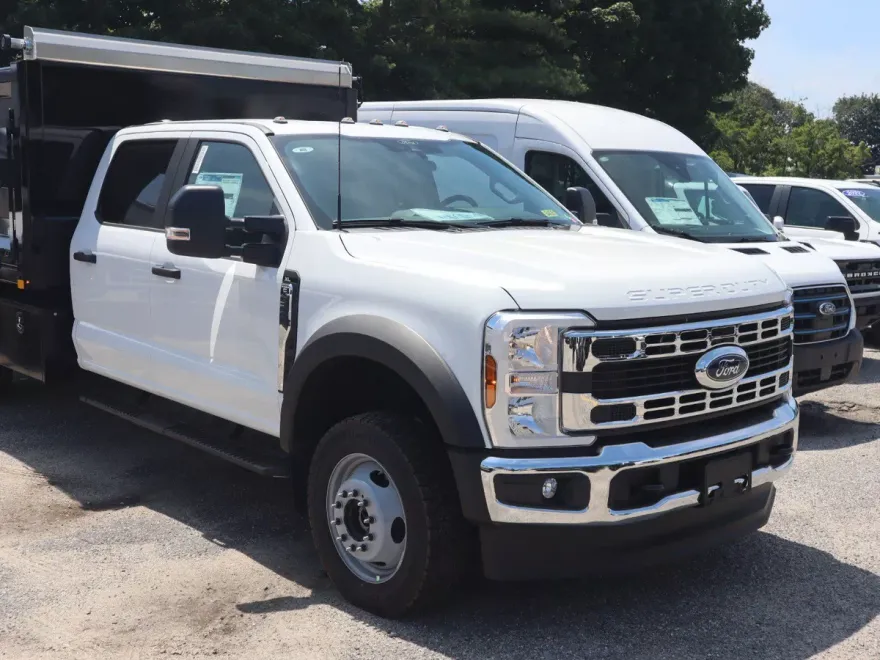2025 Ford F-550 XL photo 1