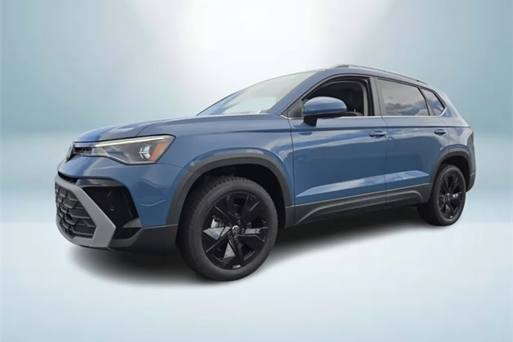 2025 Volkswagen Taos SE photo 1