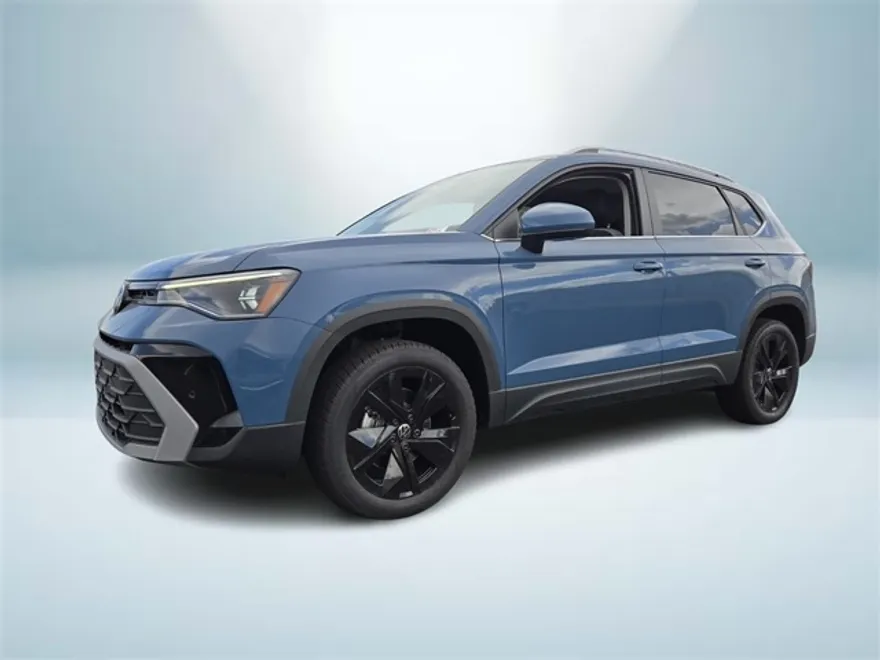 2025 Volkswagen Taos SE photo 1