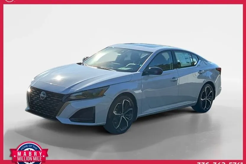 2025 Nissan Altima SR photo 1