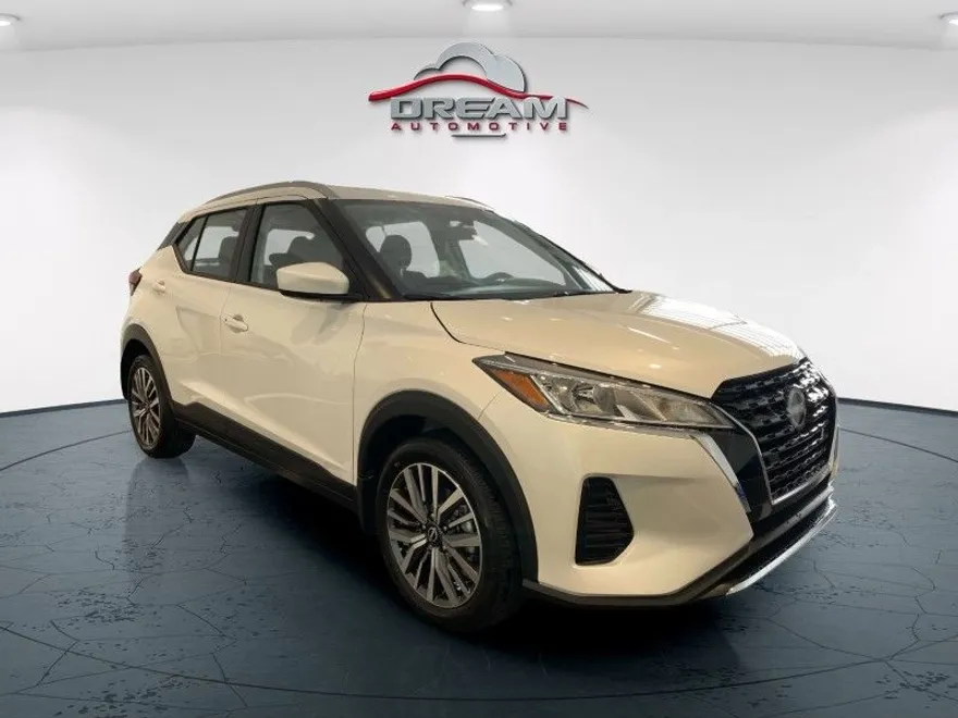 2024 Nissan Kicks SV photo 1