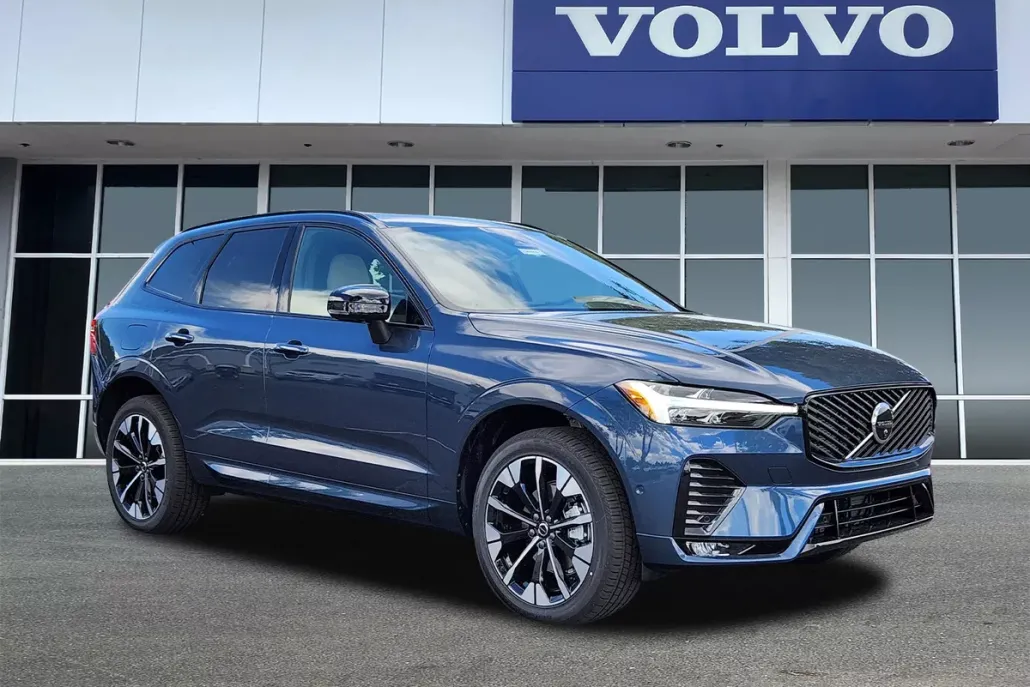 2026 Volvo XC60 B5 Plus photo 1