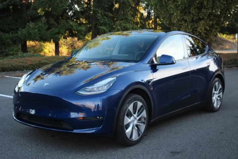 2022 Tesla Model Y Long Range photo 1