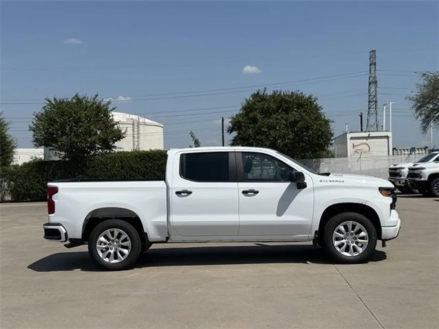 2026 Chevrolet Silverado 1500 Custom photo 1