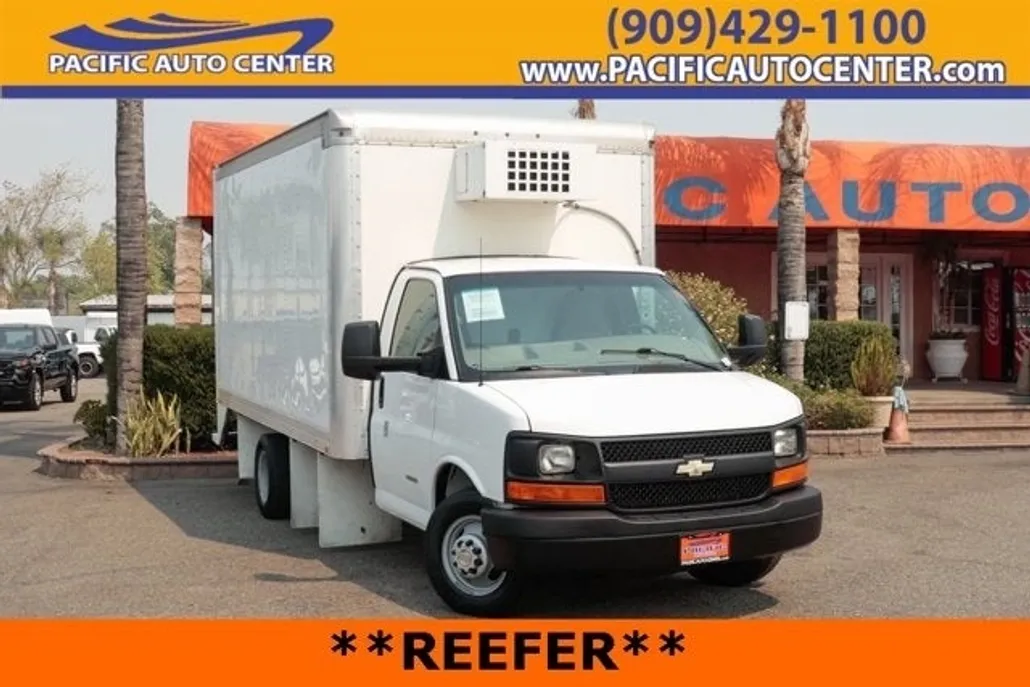 2015 Chevrolet Express Base photo 1