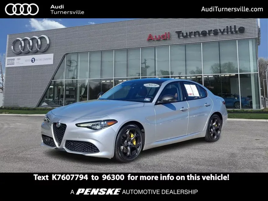 2019 Alfa Romeo Giulia Ti Sport photo 1
