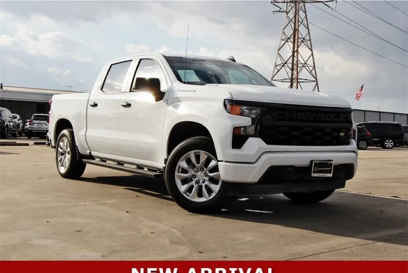 2025 Chevrolet Silverado 1500 Custom photo 1