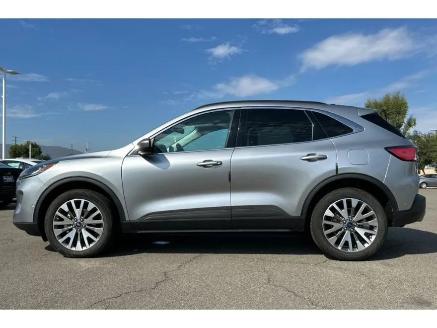 2021 Ford Escape Titanium photo 1