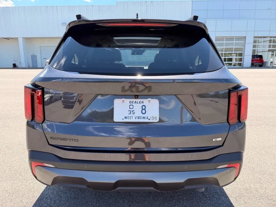 2025 Kia Sorento X-Line EX photo 1