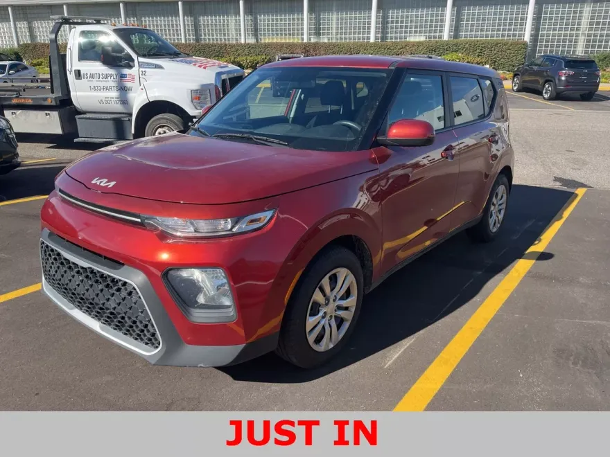 2022 Kia Soul LX photo 1