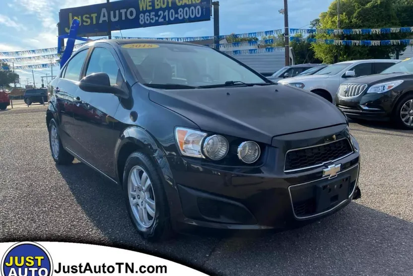 2015 Chevrolet Sonic LT photo 1