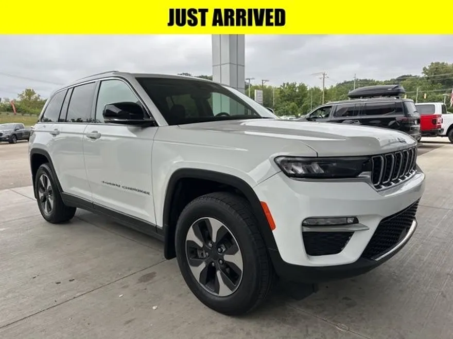 2022 Jeep Grand Cherokee Limited 4xe photo 1