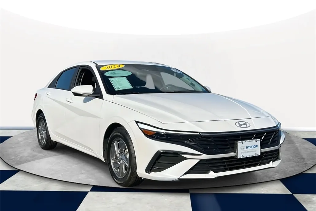 2024 Hyundai Elantra SE photo 1