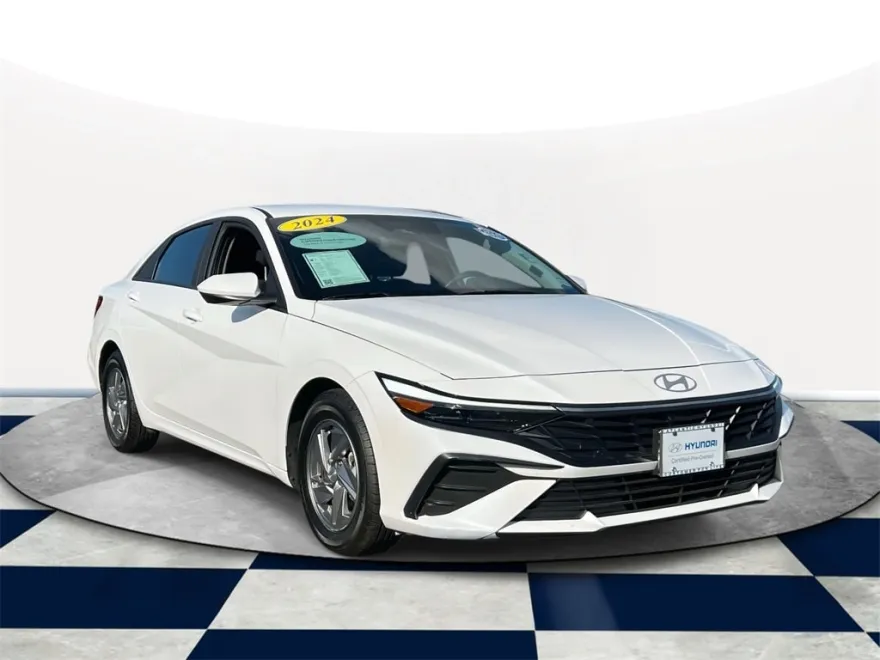2024 Hyundai Elantra SE photo 1