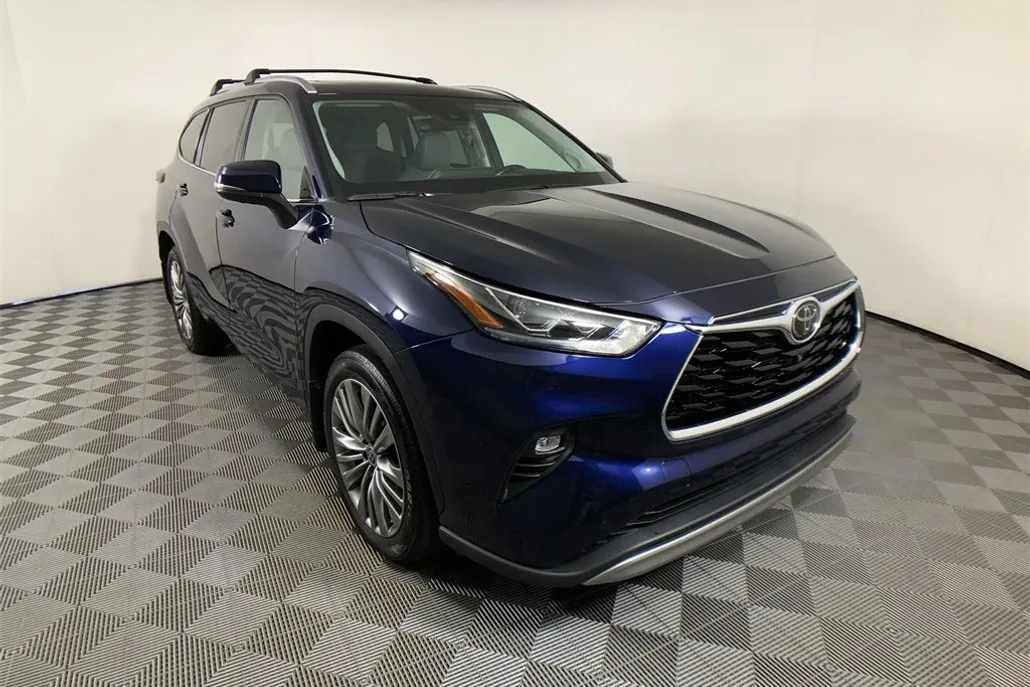 2021 Toyota Highlander Platinum photo 1