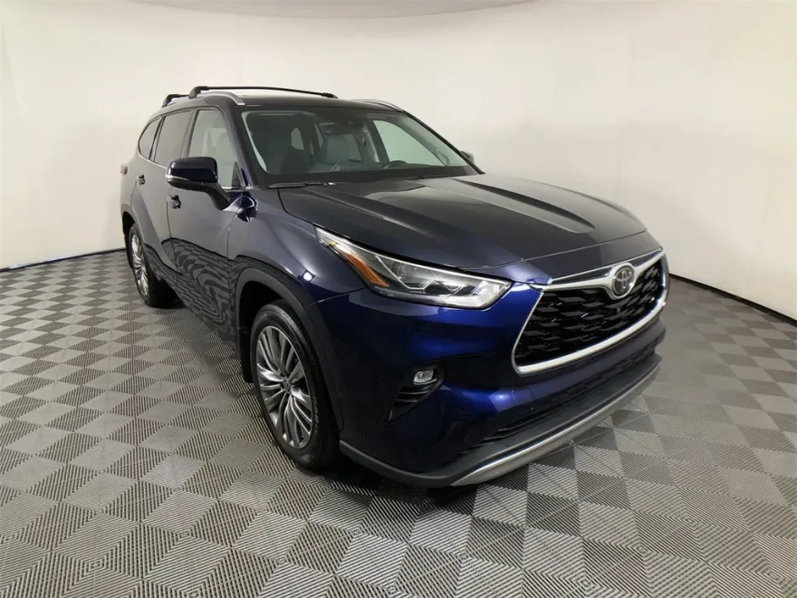2021 Toyota Highlander Platinum photo 1