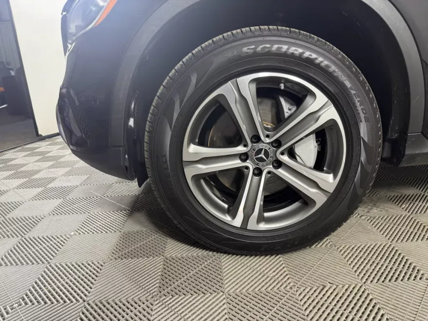 2021 Mercedes Benz GLC 300 4MATIC photo 1