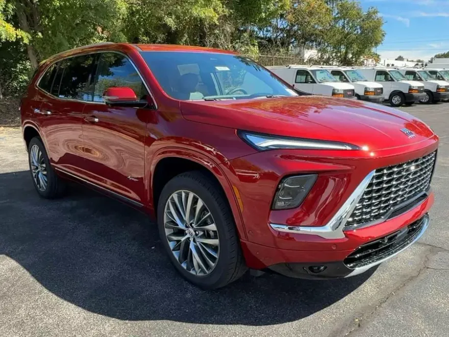 2026 Buick Enclave Avenir photo 1