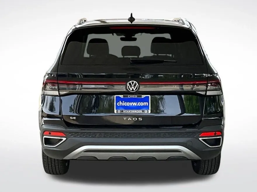 2025 Volkswagen Taos SE photo 1