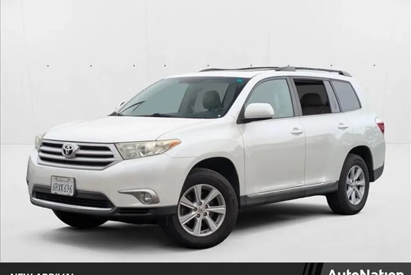 2011 Toyota Highlander SE photo 1