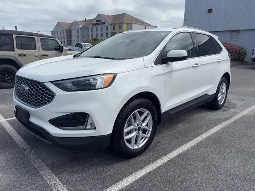 2023 Ford Edge SEL photo 1