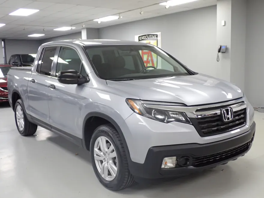 2017 Honda Ridgeline RT photo 1