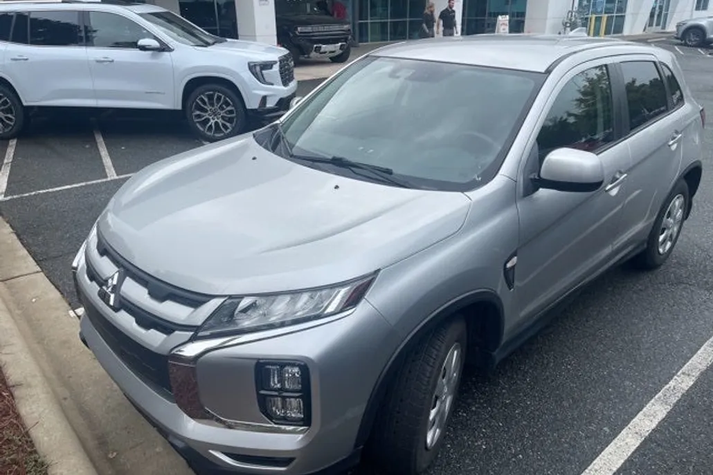 2021 Mitsubishi Outlander Sport LE photo 1