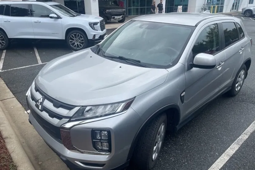 2021 Mitsubishi Outlander Sport LE photo 1