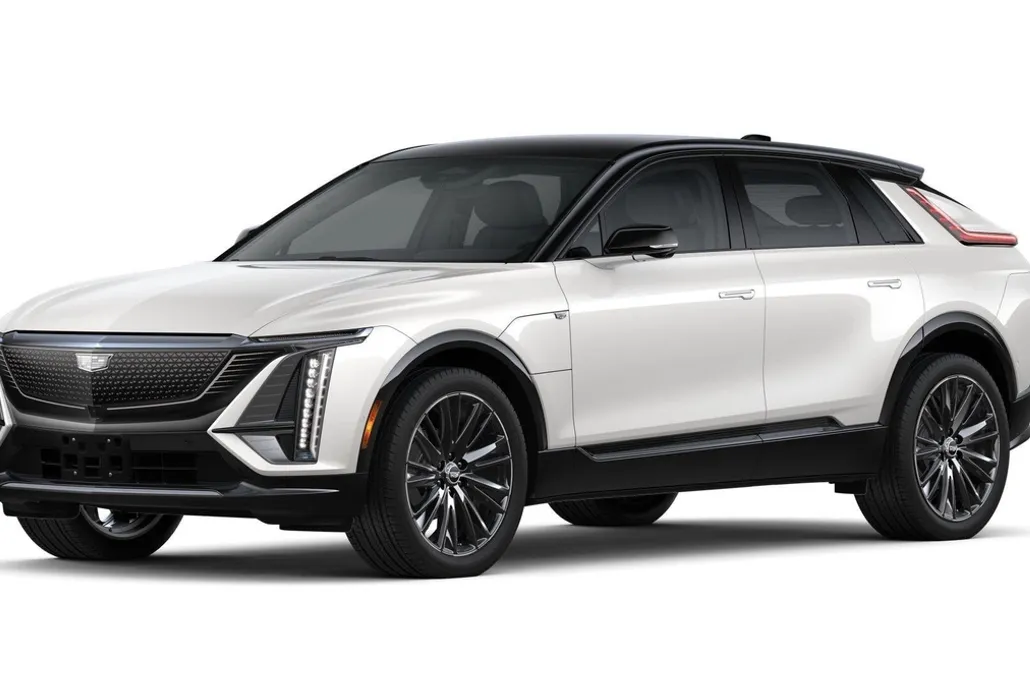 2025 Cadillac Lyriq Sport photo 1