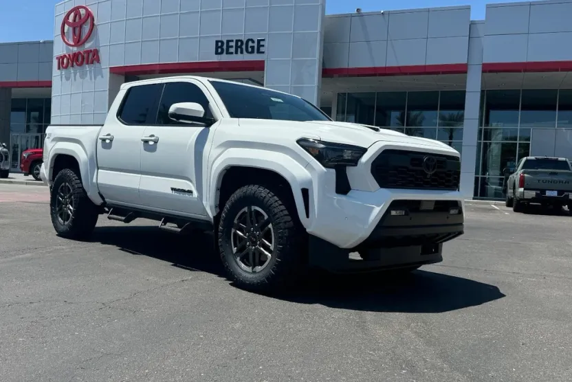 2025 Toyota Tacoma TRD Sport Double Cab photo 1