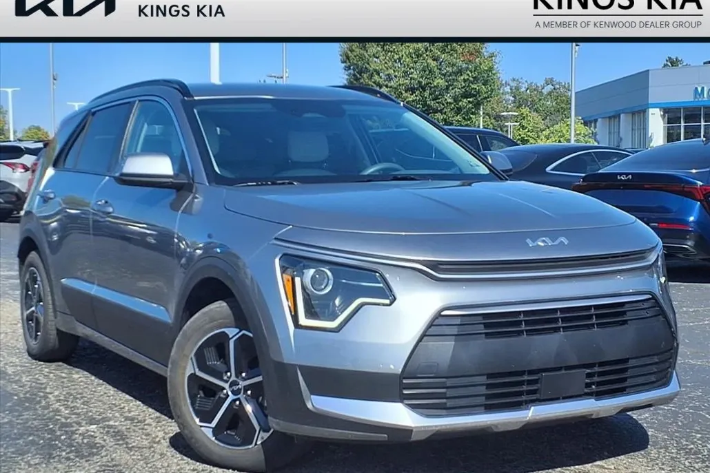 2023 Kia Niro EX photo 1