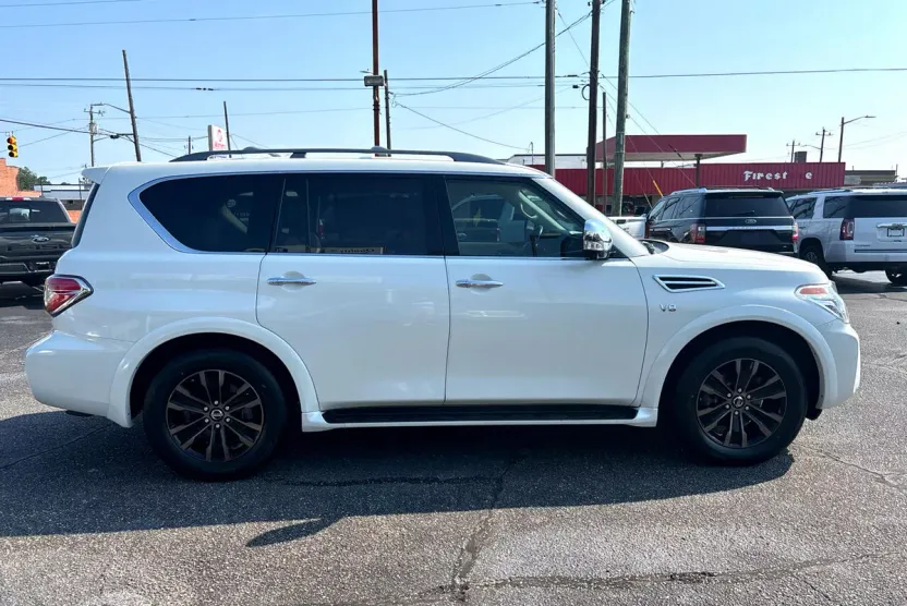 2019 Nissan Armada Platinum photo 1