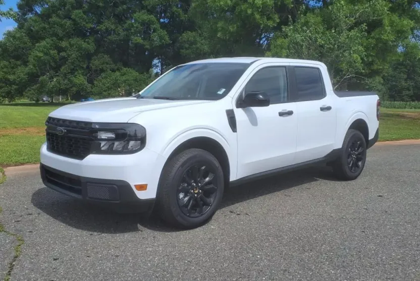 2024 Ford Maverick XLT photo 1