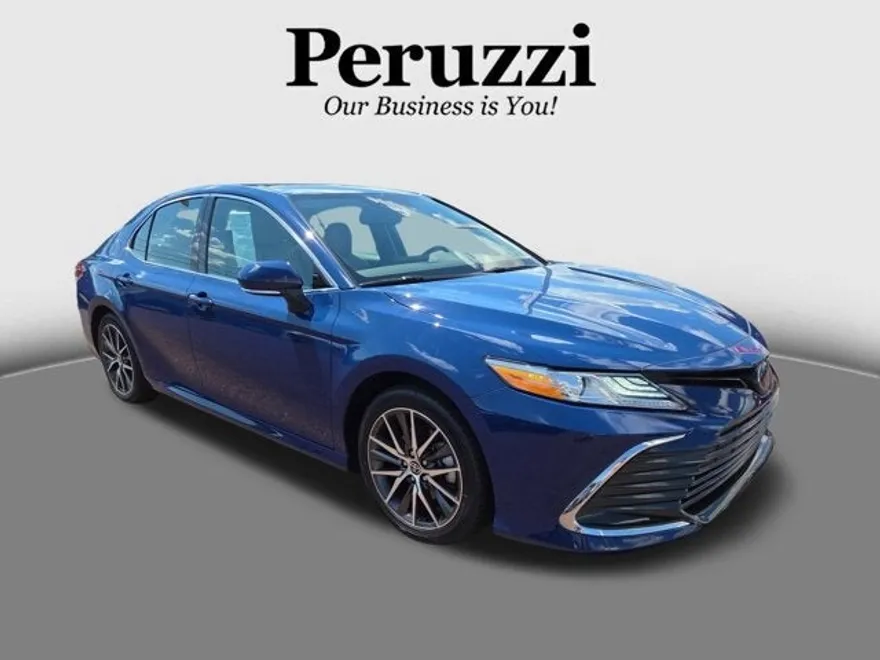 2023 Toyota Camry Hybrid XLE photo 1