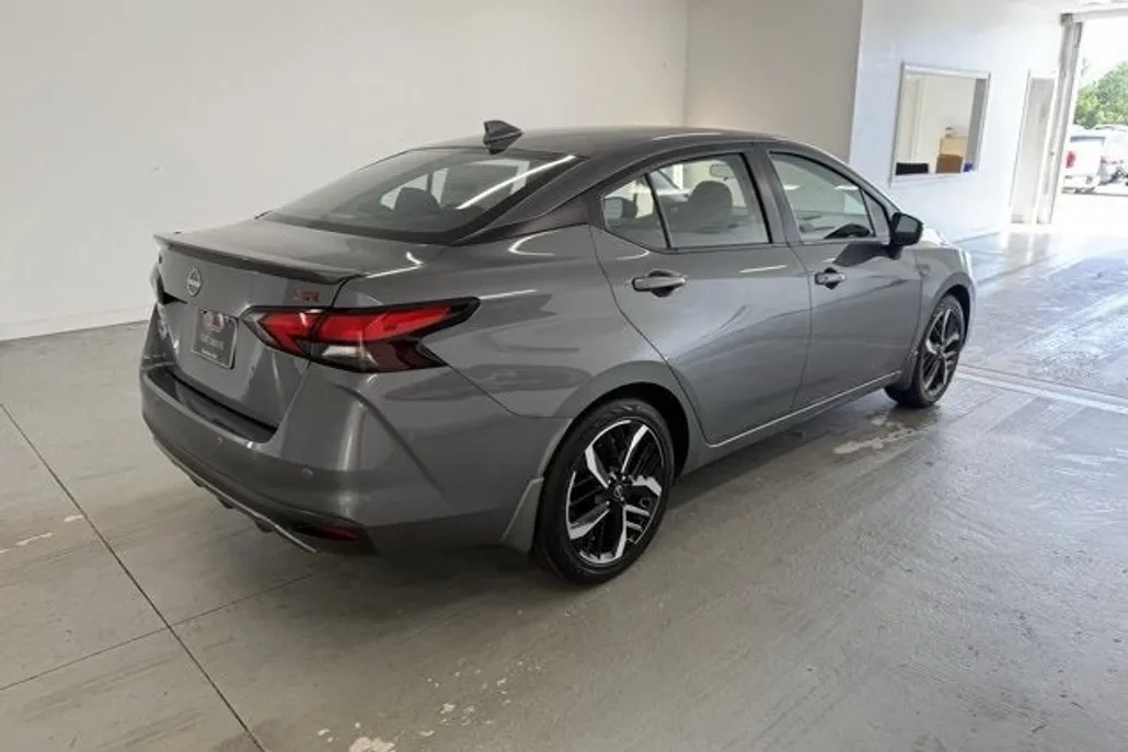 2025 Nissan Versa SR photo 1