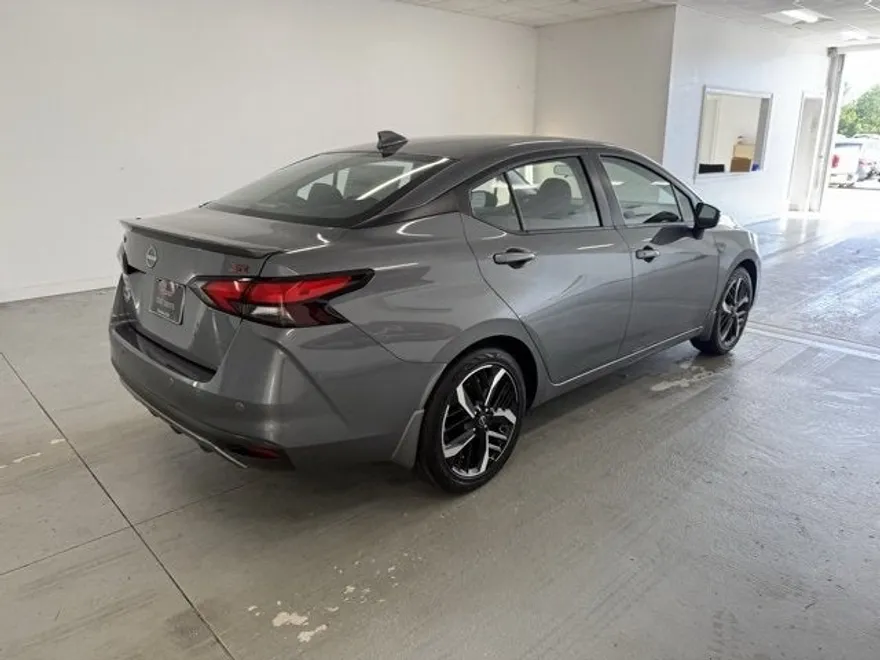 2025 Nissan Versa SR photo 1